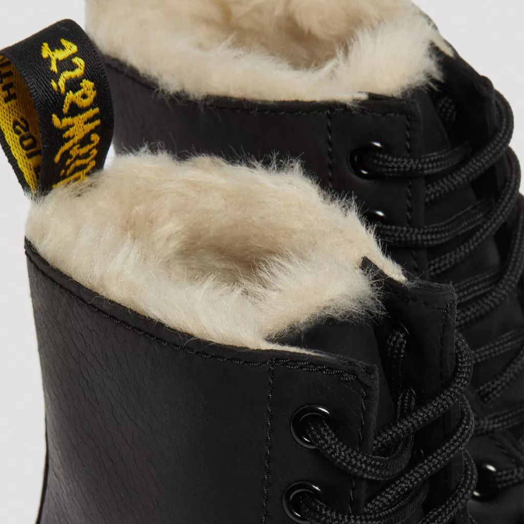 DrMartens1460SerenaFauxFurLinedLeather-BlackBurnishedWyoming__4