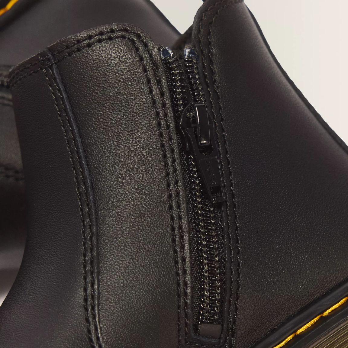 DrMartens2976Jr16708001-BlackSofty__4