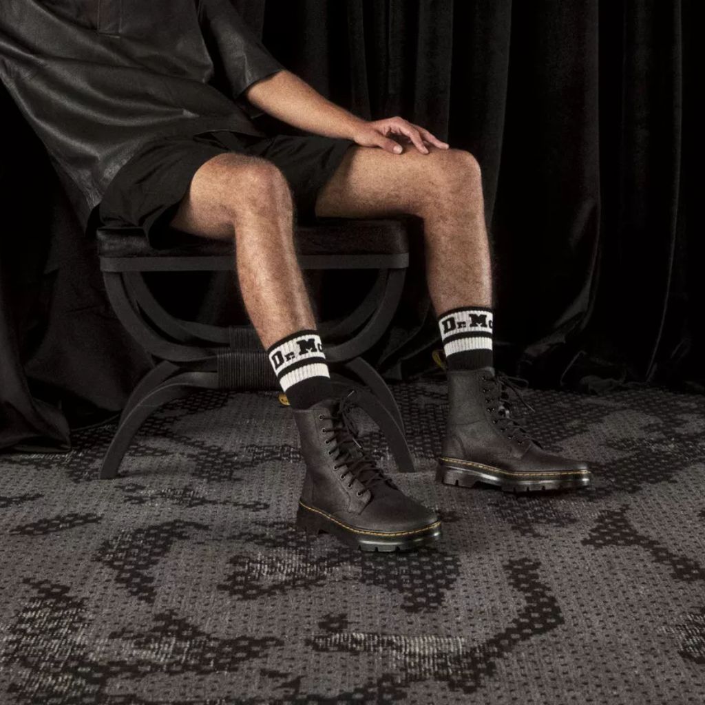 Dr. Martens Combs Leather Wyoming -  Black