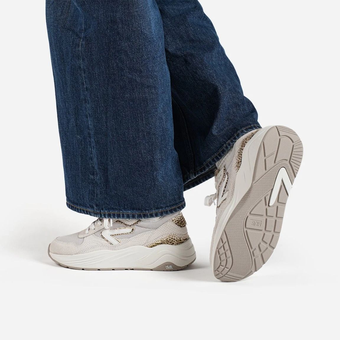 HUBGlideWW6207M58-M23-C95-LiteBone_OffWhite_Cheetah__2