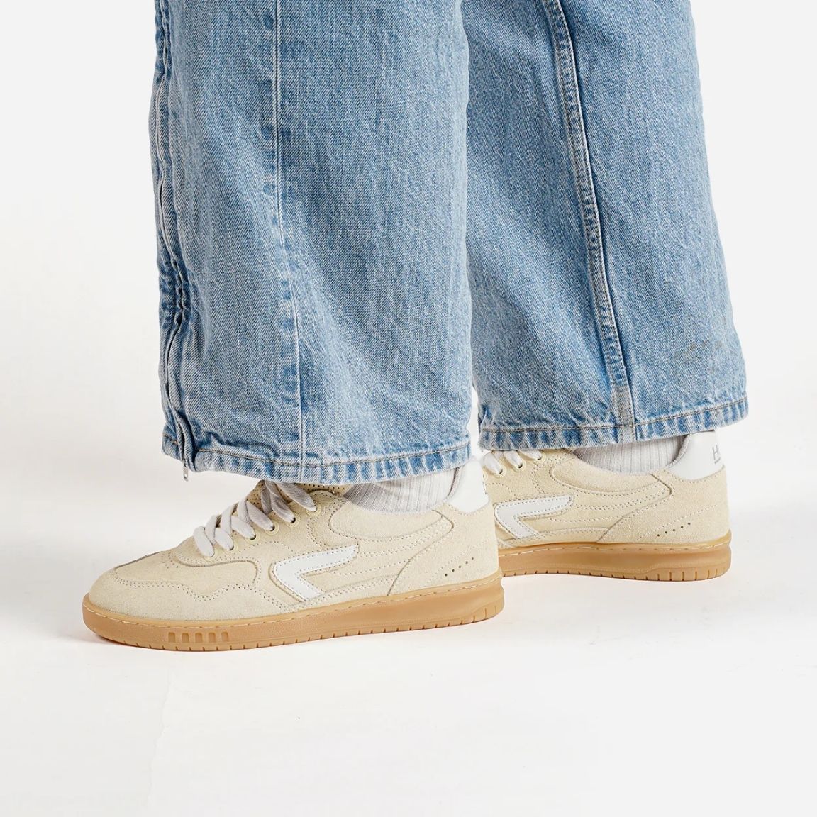 HUBVancouverWW8401S47-S10-D11-Waxpaper_OffWhite_Gum__2