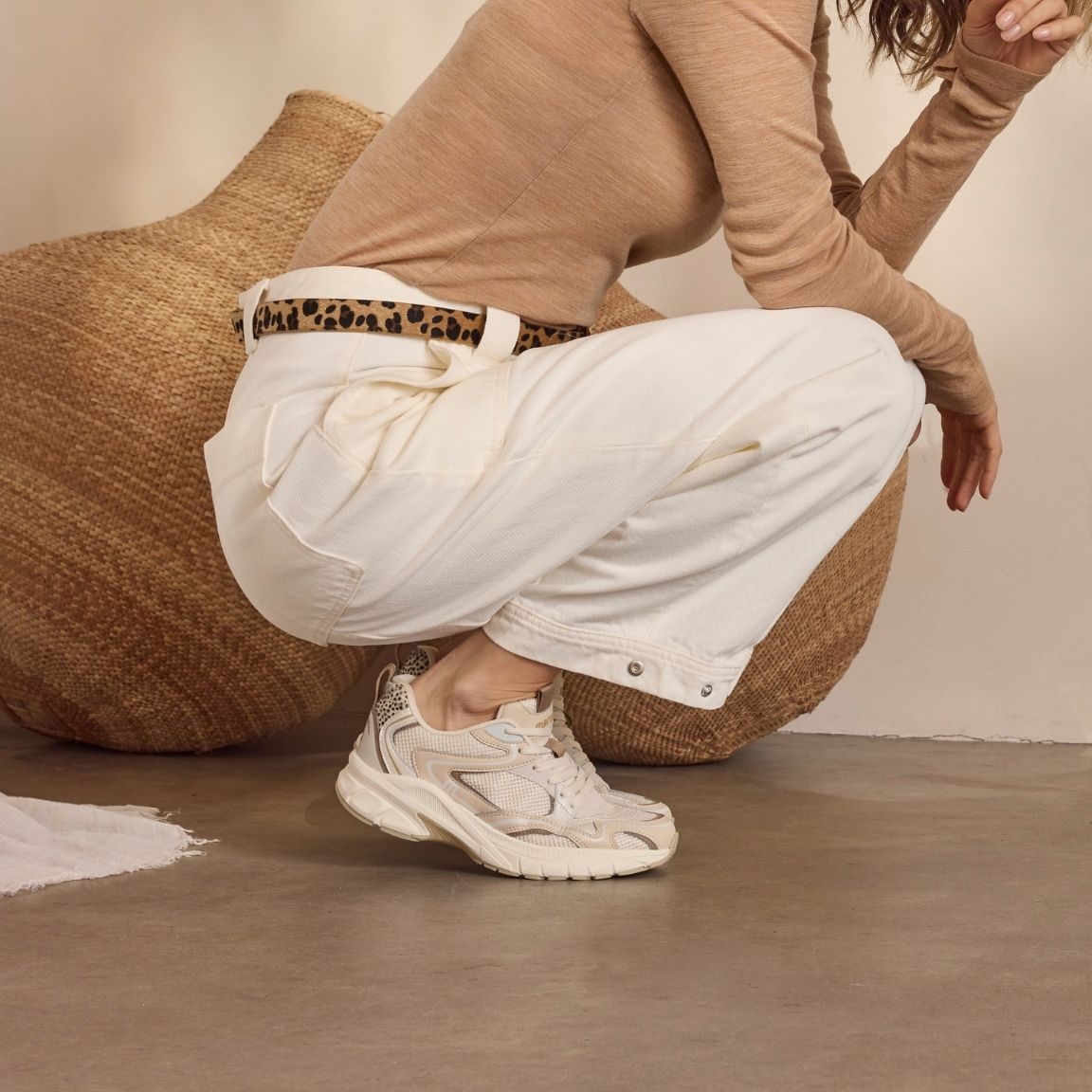 MarutiNovi66181001-V17-LeatherBeige__2