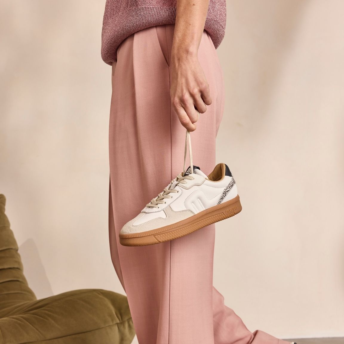 MarutiYale661844-White__2