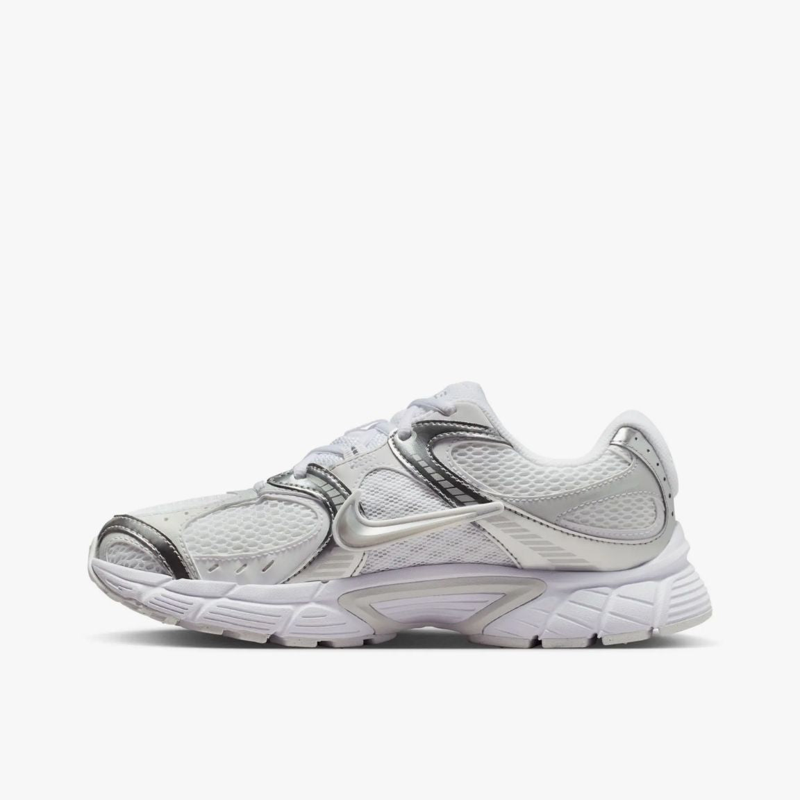 NikeV5RNRWHQ7901-112-White_MetallicSilver__2