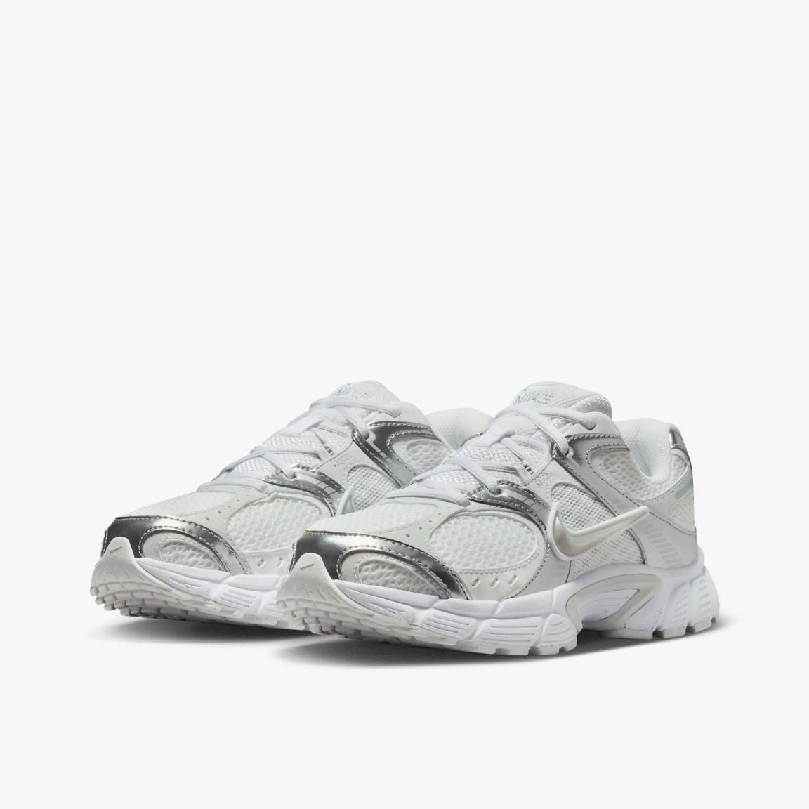 NikeV5RNRWHQ7901-112-White_MetallicSilver__3