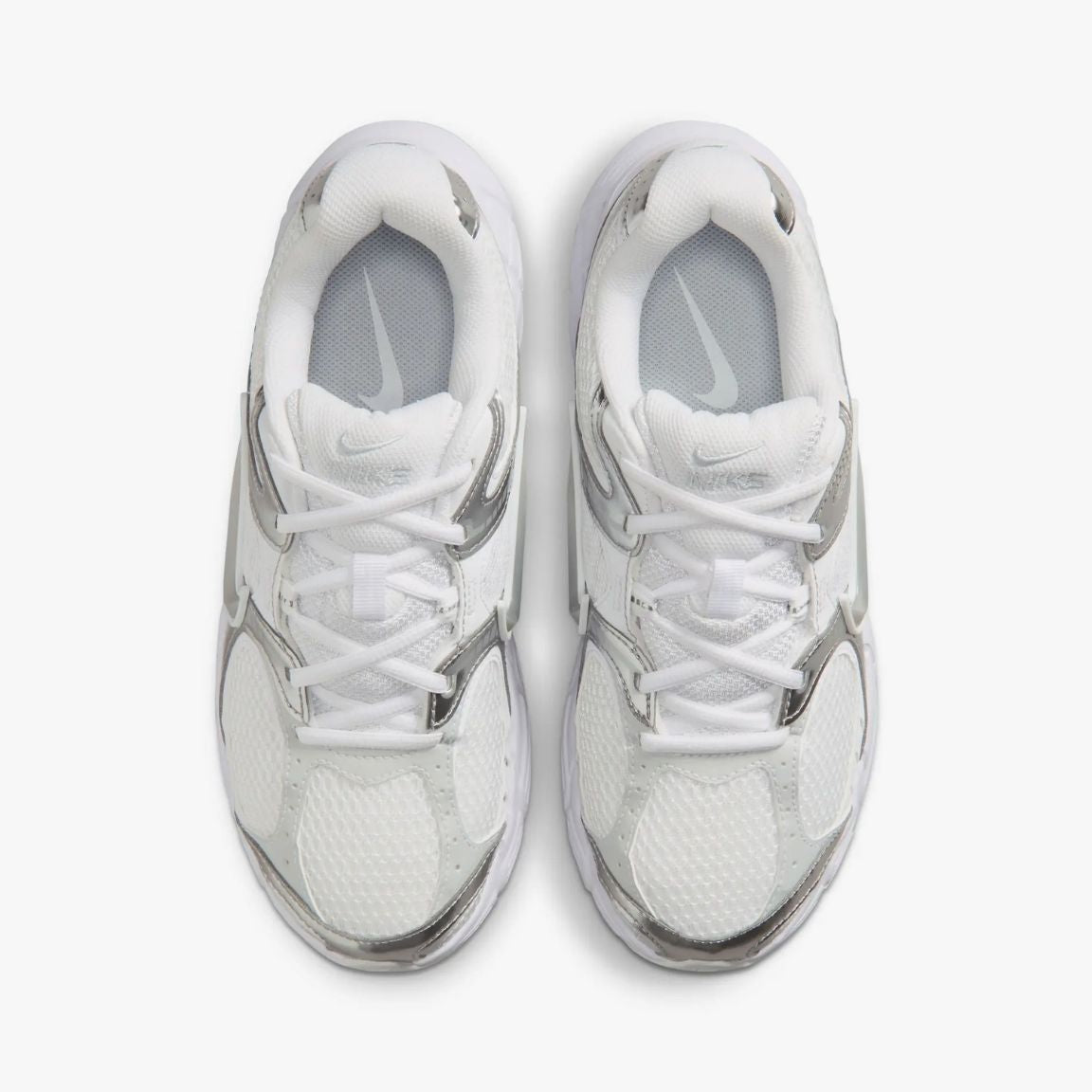 NikeV5RNRWHQ7901-112-White_MetallicSilver__4