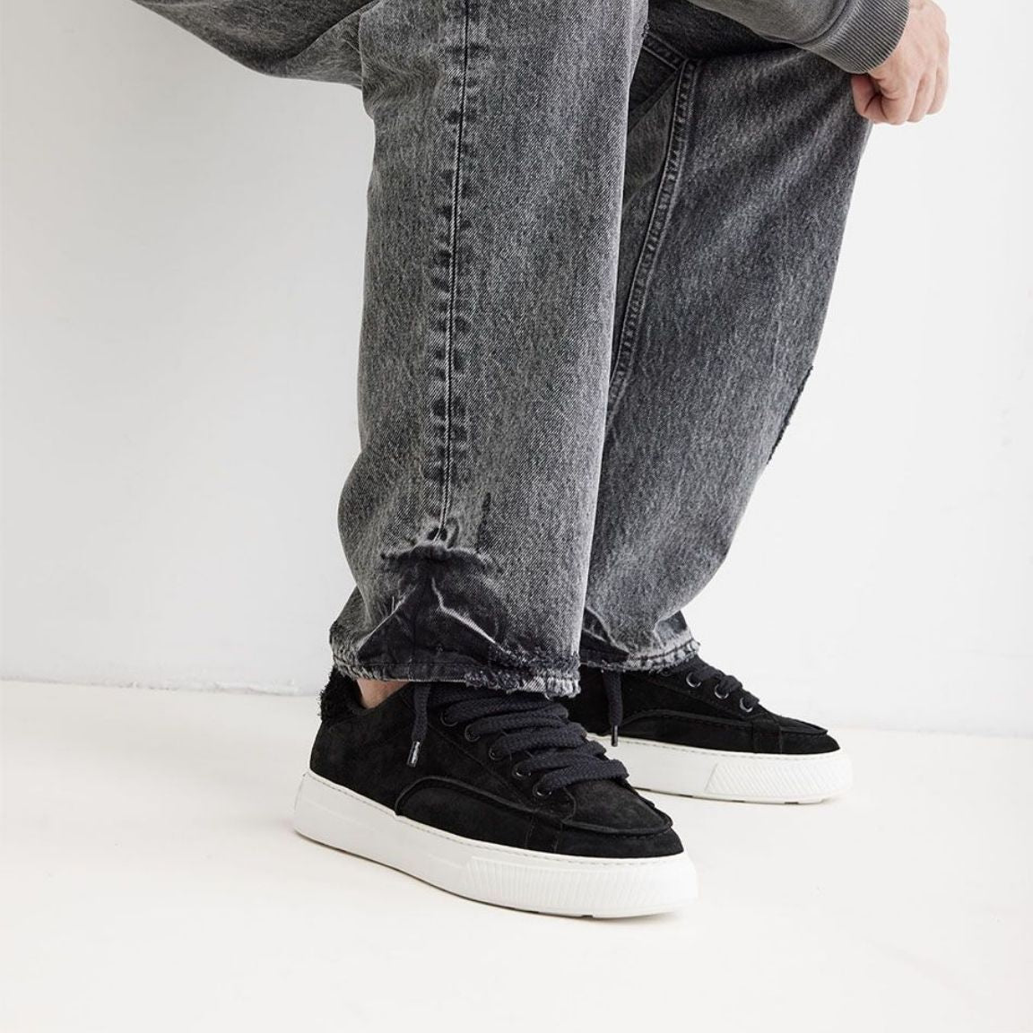 NubikkCalderaTora21086800-10S-BlackSuede__5