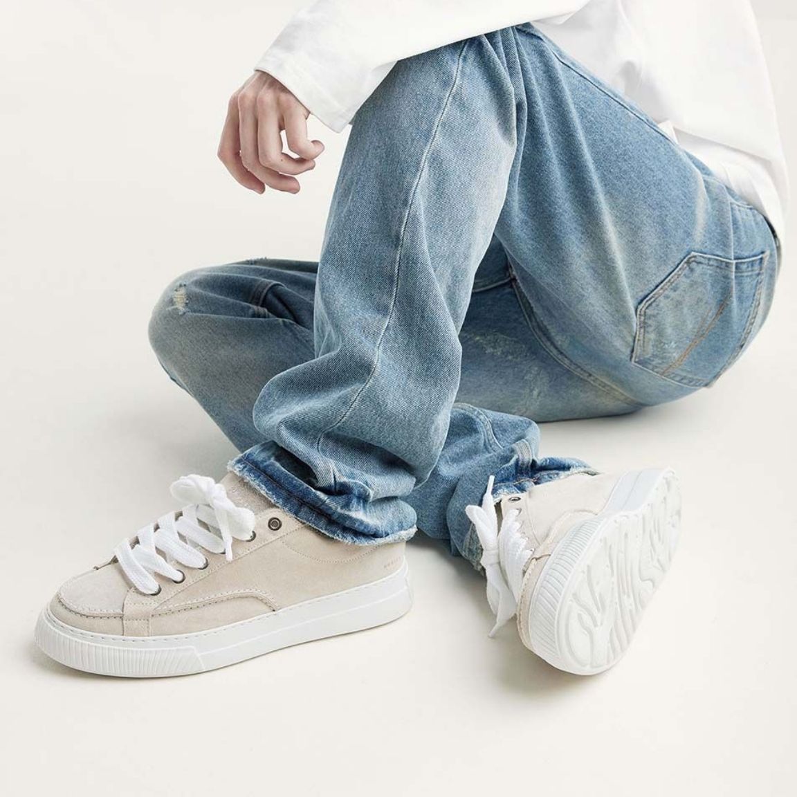 NubikkCalderaTora21086800-22S-BeigeSuede__2