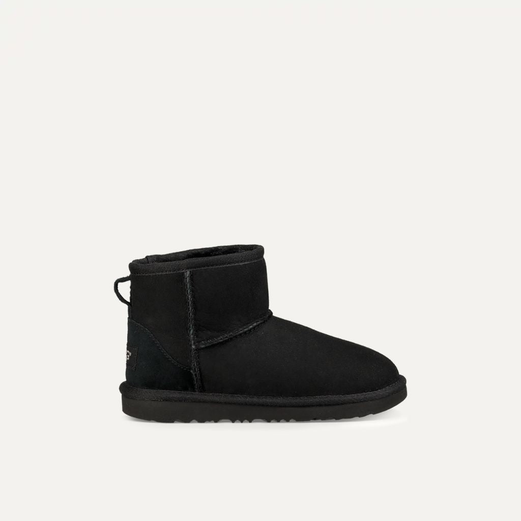 UGG Classic Mini II Jr. -  Black