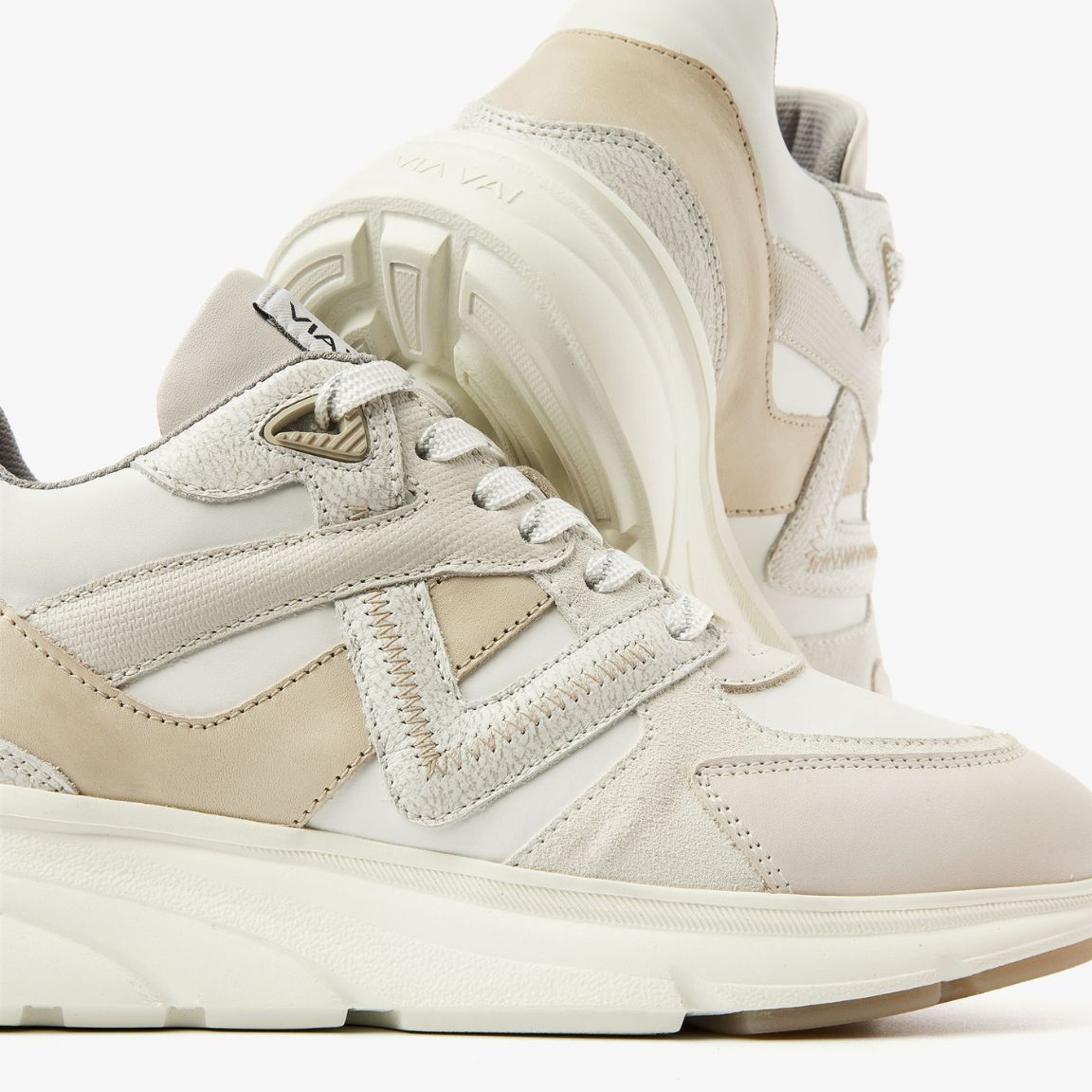 ViaVaiVicKyro-WalkerNeve__5